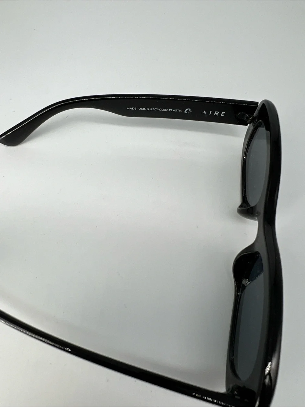 Aire calisto Black Oval Sunglasses - Classic UV Protection